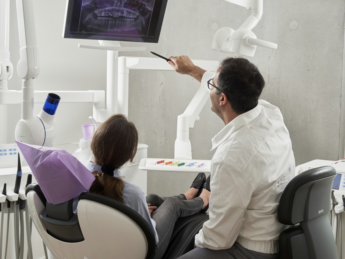 Cosmetic Dentistry & Porcelain Veneers